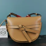 Saddlebag Model: 56t21 Size: 20*19*11.5cm