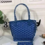 Goyard Size: 30*20cm