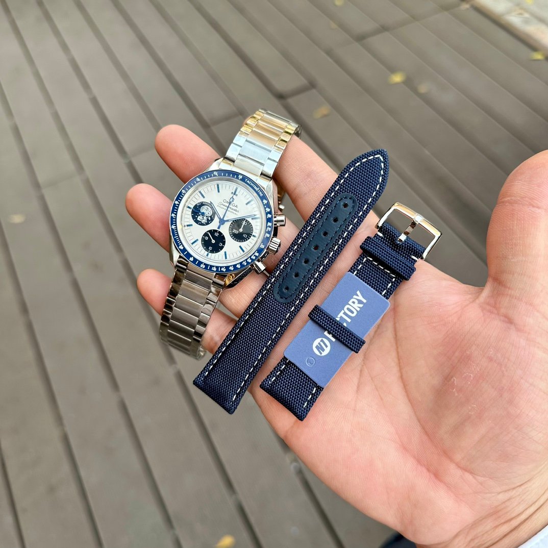 2950bf779b2f405deb484042a3d47774-3.jpg Omega Speedmaster Snoopy Steel strap with leather strap - Image 1