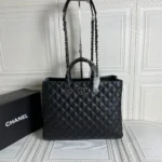 CHANEL palm pattern Size: 35*30*13 Style: 8007