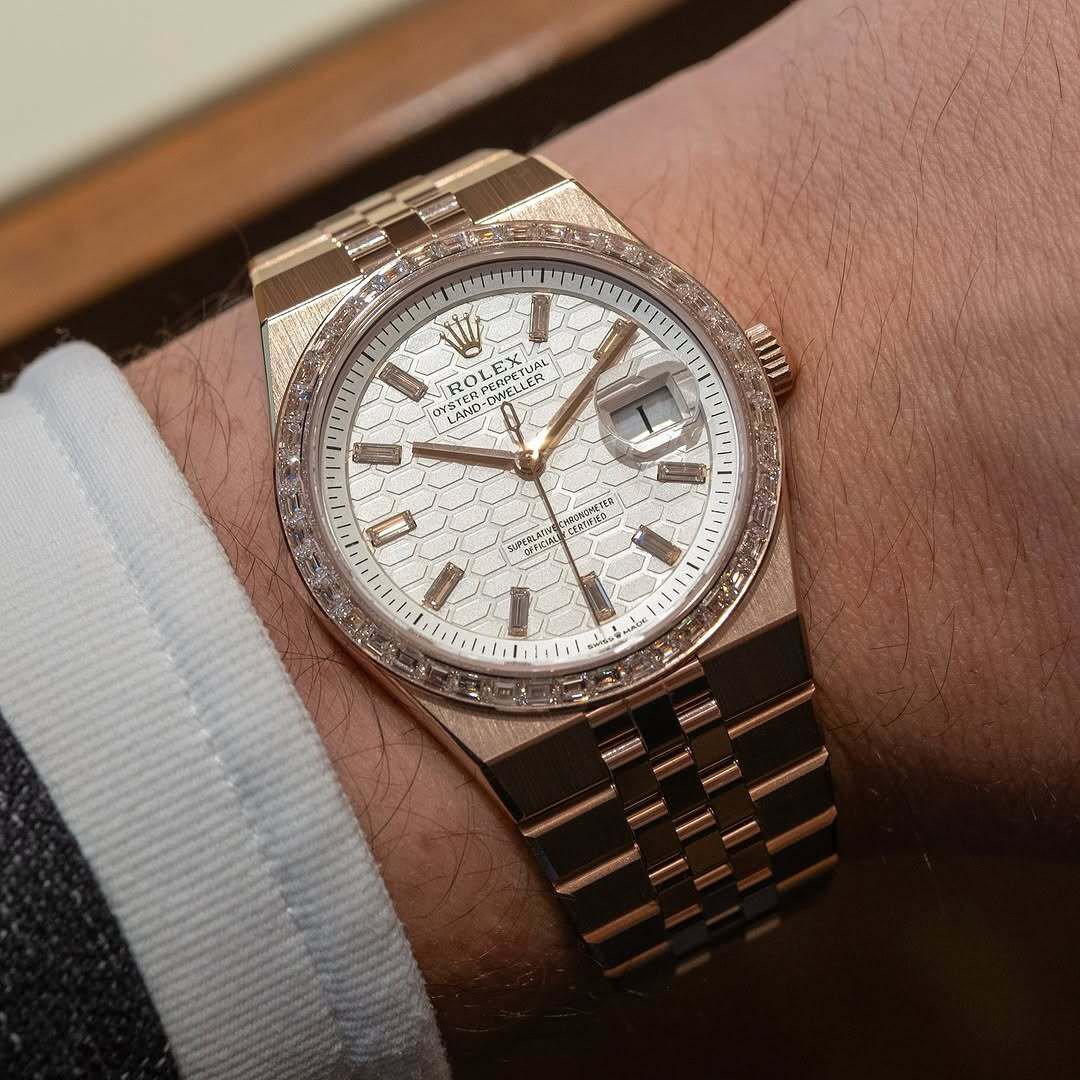 3be54c4c443c1de3da1e6c5f6ad3465d-3.jpg Weight 163 gram Top-of-the-line version Rolex Land-Dweller Superclone 7135 Movement 40mm With diamond - Image 1