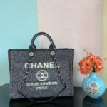 CHANEL Model: 66941 Size: 38X32X18CM