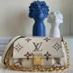 Model: M45813 Size: 24 x 14 x 9 cm