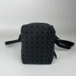 Issey Miyake Size:17*14*4