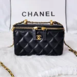Chanel Portable Makeup Size: 17*9.5*7cm Style: 5864