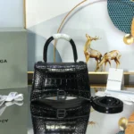 Balenciaga Paris Model: 23x10x24cm Size: 19x8x21cm