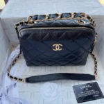 Chanel lambskin Size: 23x15cm