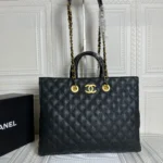CHANEL palm pattern Size: 35*30*13 Style: 8007