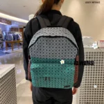 Issey Miyake Size: 42*33*15cm