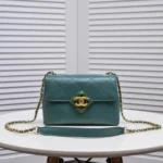 CHANEL retro bag size: 22*7.5*14cm
