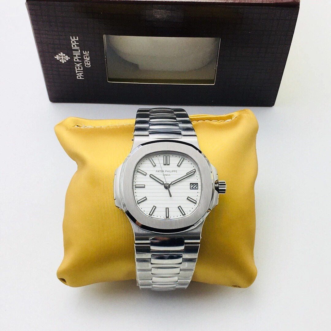 702d10a1f58fc66eb9f427d8aacef3f1-2.webp PP Nautilus Ref.5711 40MM - Image 1