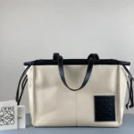 White cloth bag Size: 35*27*19CM
