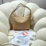Size: 37cmX30cmX8cm