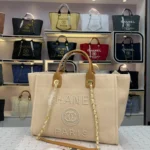 Chanel Hand Cosmetic Bag Size: 11*8.5*7cm Style: 8813