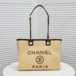 Chanel Size: 33*28*18cm Model Number: 67001