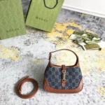 Size:637092 Size:19X13X3cm
