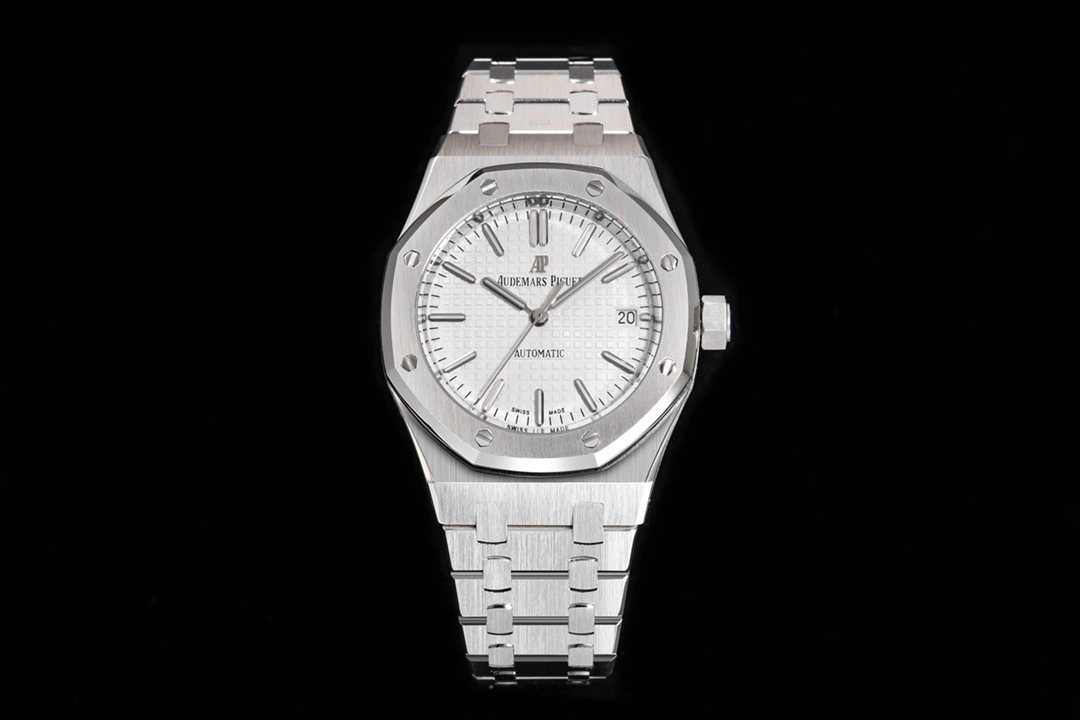 a0f2c11a077de8d8faa34cb3877b56f7-1.webp AP Royal Oak 15550/15451 Series 37MM - Image 1