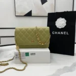 chanel Size: 12.3*19.2*3.5cm Model: A68108