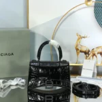 Balenciaga Size: 23x10x24cm 19x8x21cm Model: LG-0019