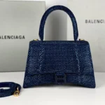 Parisian blue buckle Model: 23x10x24cm