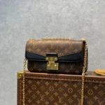Model: M46126 Size: 24.5 x 15.0 x 6.5 cm