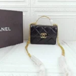 Chanel Handbag Size: 15.5x12cm Style: 211