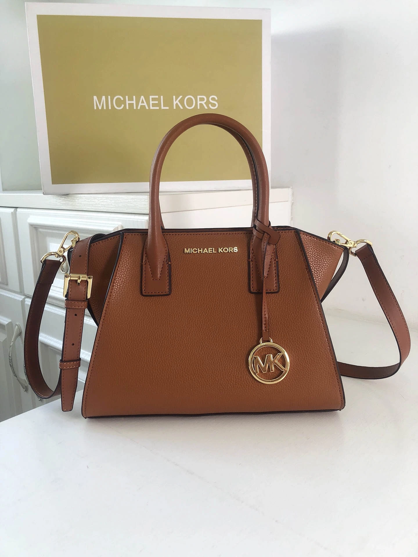 af574b4ce26872518bd922d7930d1b04.webp Mk shoulder crossbody bag Model:2115 L:28 H:22 W:14 - Image 1