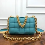 BV Chain bag Size: 26x18cm Oil painting blue