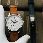 Jaeger-LeCoultre Master Series Model: Q4128420 Diameter: 42 mm