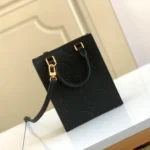 Size: 14 x 17 x 5 cm