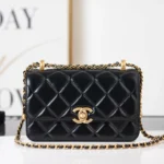 Chanel Model: AS2615