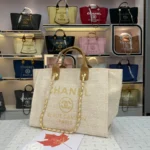 Chanel One Shoulder Handbag Size: 38*30*20 Style: 8820