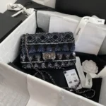 Chanel size: 15x22x7cm