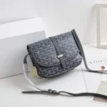 Goyard Messenger Bag Size:22*17*7cm