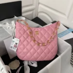 Sheepskin underarm bag Size: 17.5X24X6cm