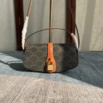TaBou Clutch Number：101592 Size：18 X 8 X 5cm