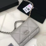 Chanel Model: 0957 Size: 19cmX11.5cmX7cm