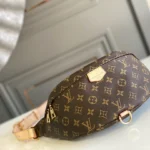 Model: M43644BUMBAG size: 37 x 14 x 13 cm