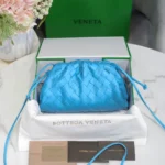 BV CLOUD BAG Size:22.1x27cm