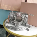 Matelasse Silver Grey Model: 5BD084 Length: 115cm size: 20 5.5 12