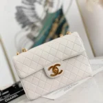 Size: 30.21.8cm