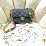 CHANEL Model: 037586ZP Size: 21cm