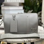 Model: m59328 Size: 27 x 17 x 13 cm.